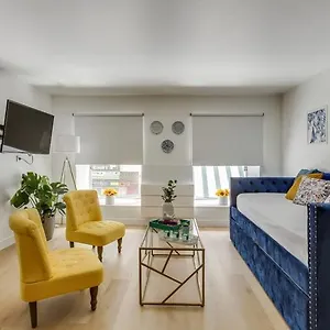 https://modern-french-country-studio-charm-in-the-city-canal.fr-paris.fr